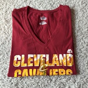 Cleveland Cavaliers Women’s V-Neck Short Sleeve Shirt Size Small